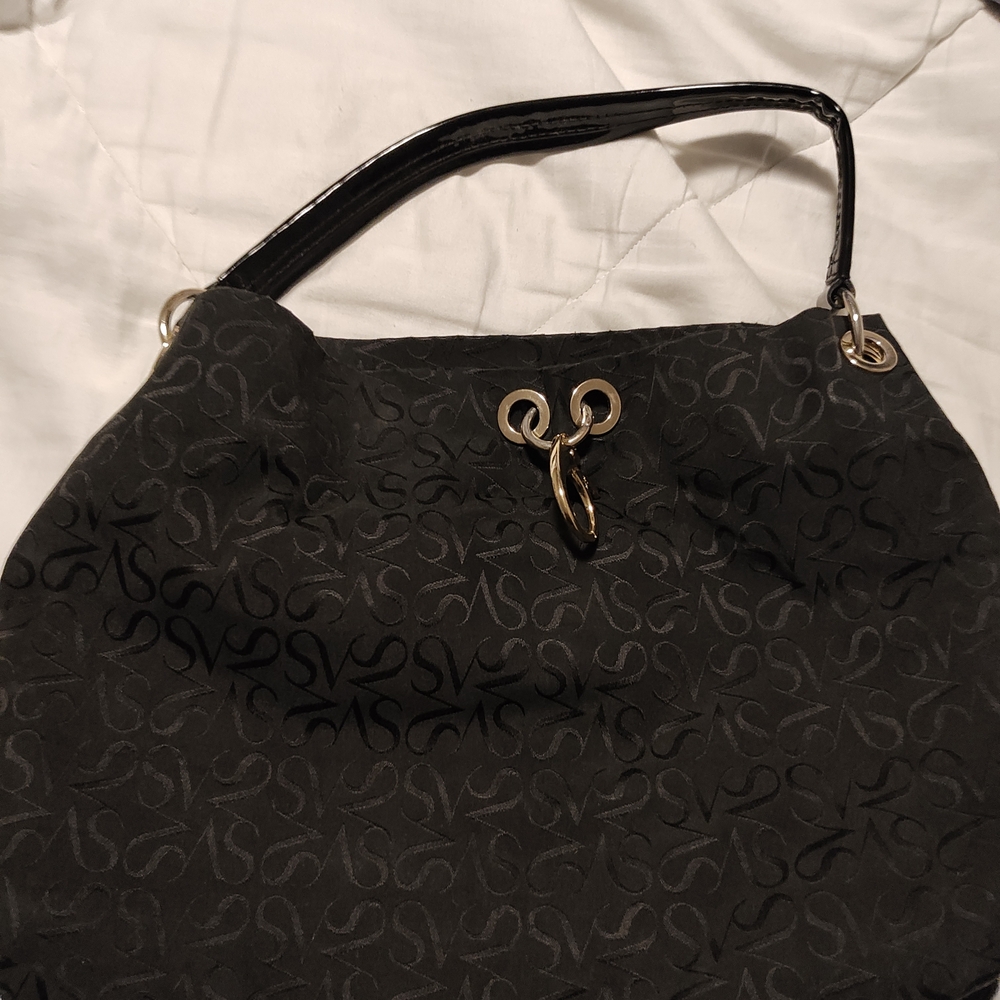 Simply Vera Vera Wang Black and Gold Shoulder Bag